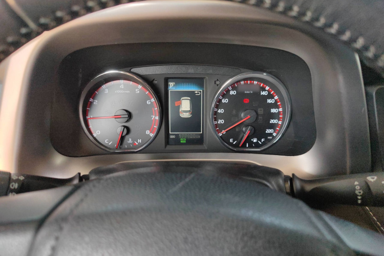 Toyota RAV4 (Imported) 2017 #21 Toyota RAV4 (Imported) 2017 immagine di auto #21