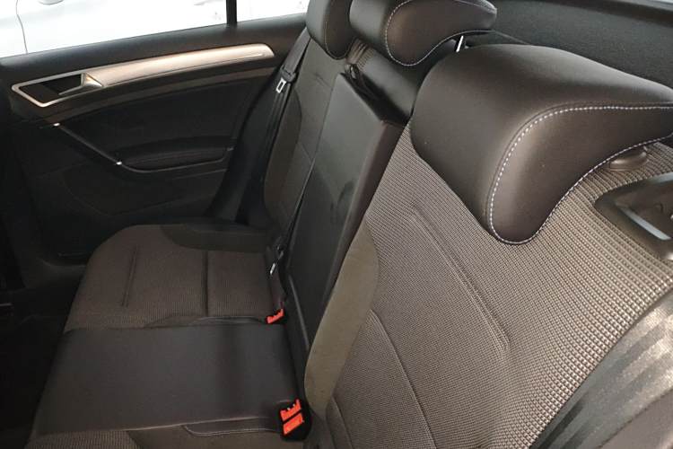 Volkswagen Golf Pure Electric 2020 image de voiture #21