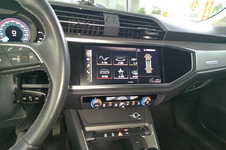 Audi Q3 (Imported) 2022 immagine di auto #21