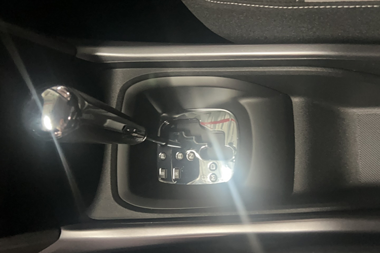 Peugeot 2008 2016 صورة سيارة #21
