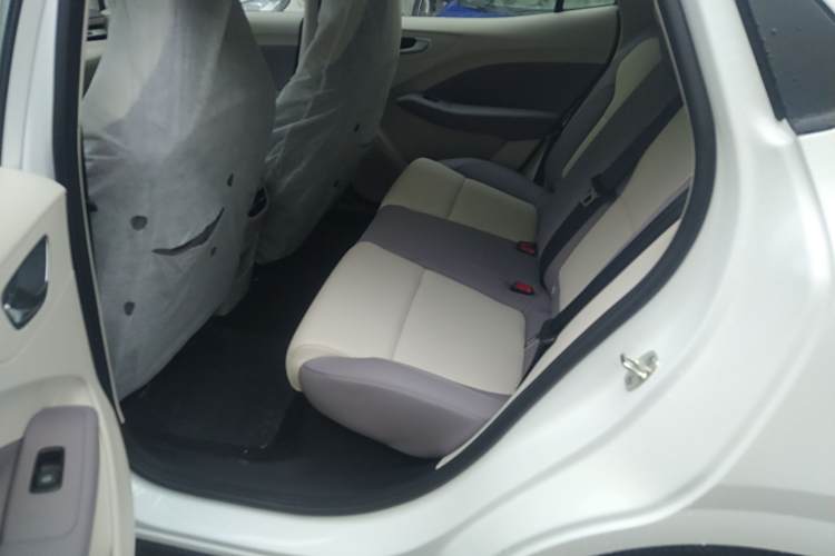 MG 4 EV 2025 car image #21