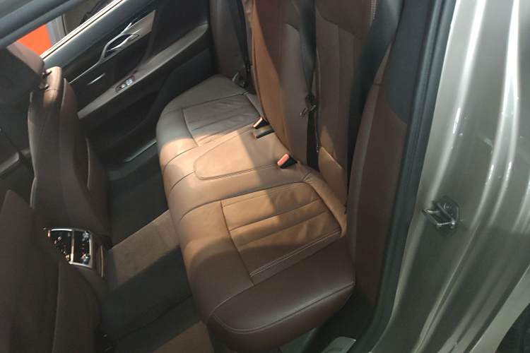 BMW M760Le 2017 #21 BMW M760Le 2017 car image #21