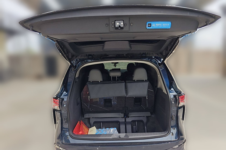 Toyota Granvia 2023 immagine di auto #21