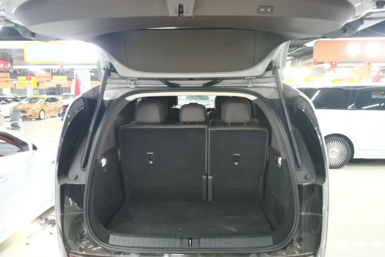 理想汽车 理想MEGA 2024 汽车图片 #21