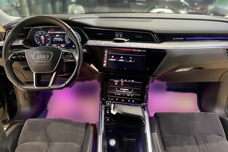 Audi e-tron 2023 #21 Audi e-tron 2023 car image #21