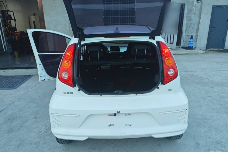 BYD e1 2019 car image #21