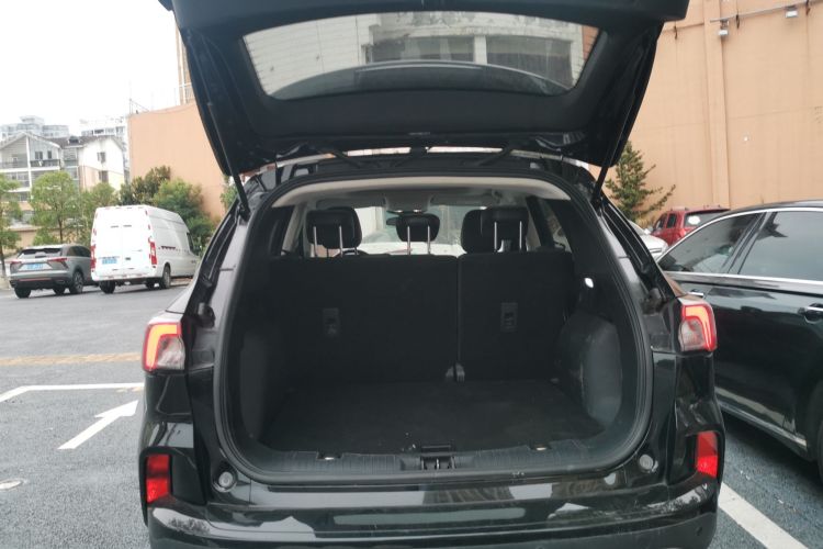 Ford Escape 2021 immagine di auto #21