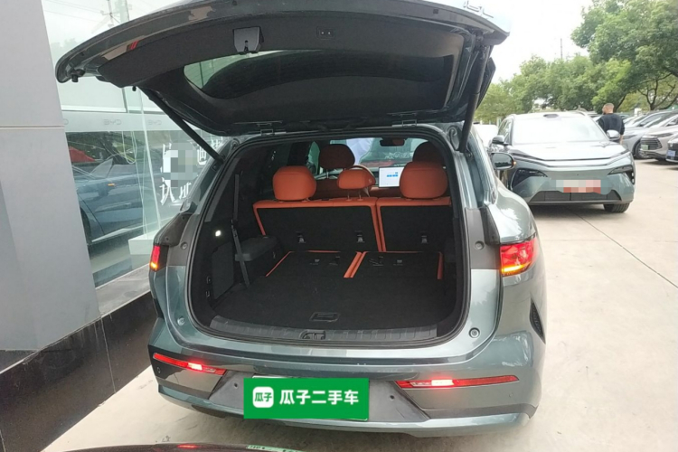 BYD Tang L 2025 immagine di auto #21