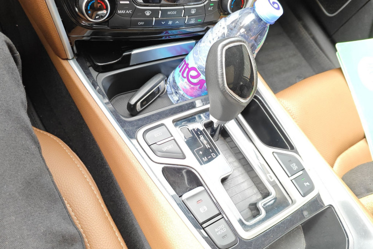 GEELY Ulion 2018 immagine di auto #21