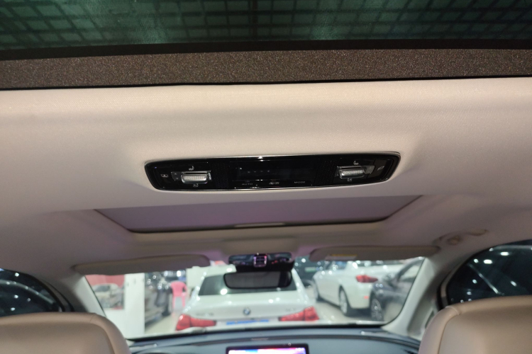 Roewe iMAX8 2020 immagine di auto #21