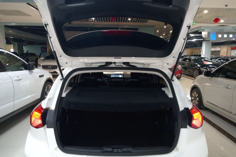 Ford Focus Active 2020 صورة سيارة #21