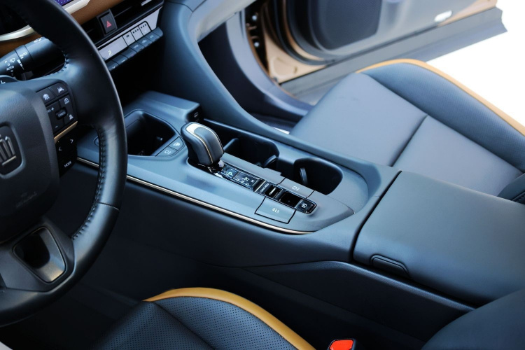 Toyota Crown 2023 immagine di auto #21