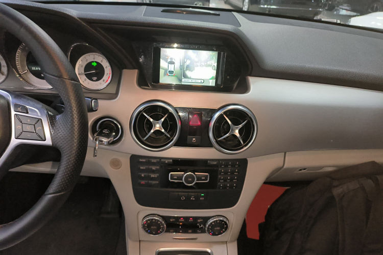 Mercedes-Benz GLK Class 2015 car image #21