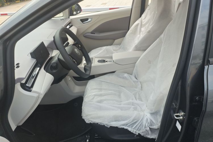 MG 4 EV 2025 car image #21