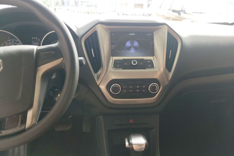 MG GT 2017 car image #21