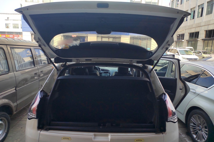 Peugeot 3008 2018 car image #21