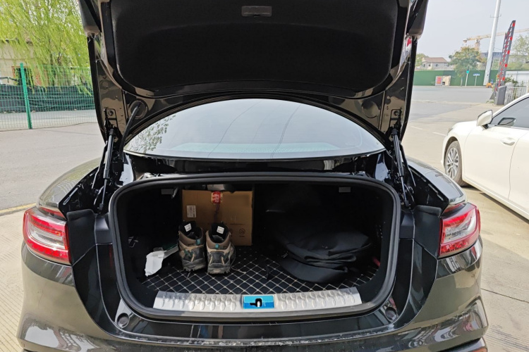 哪吒汽车 哪吒GT 2023 汽车图片 #21