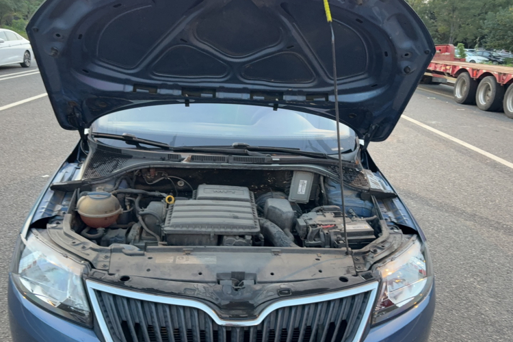 Skoda Rapid Spaceback 2016 car image #21