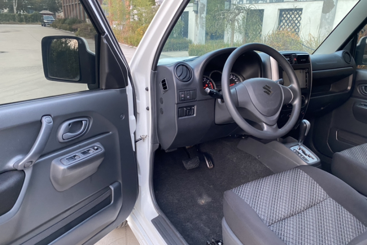 Suzuki Jimny (Imported) 2017 immagine di auto #21