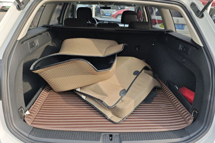 Volkswagen Passat Variant 2017 immagine di auto #21