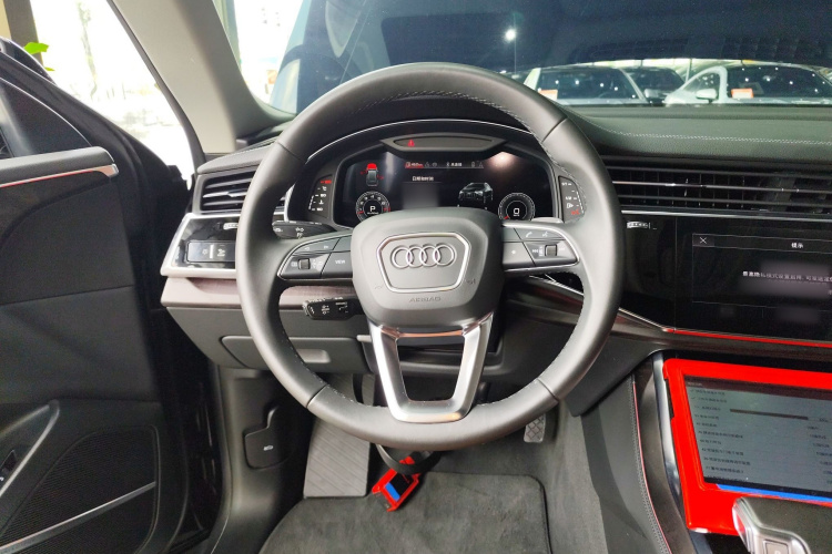 Audi Q8 2023 car image #21
