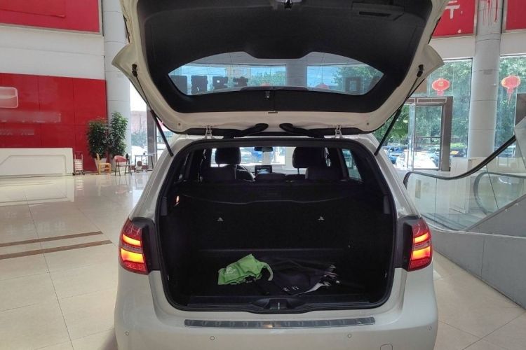 Mercedes-Benz B Class 2017 #21 Mercedes-Benz B Class 2017 صورة سيارة #21