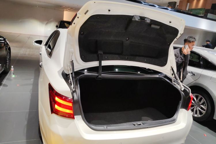 丰田 皇冠 2018 汽车图片 #21