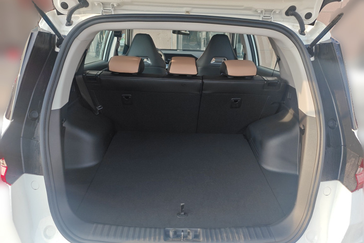 GEELY OkavangoR7 2025 car image #21