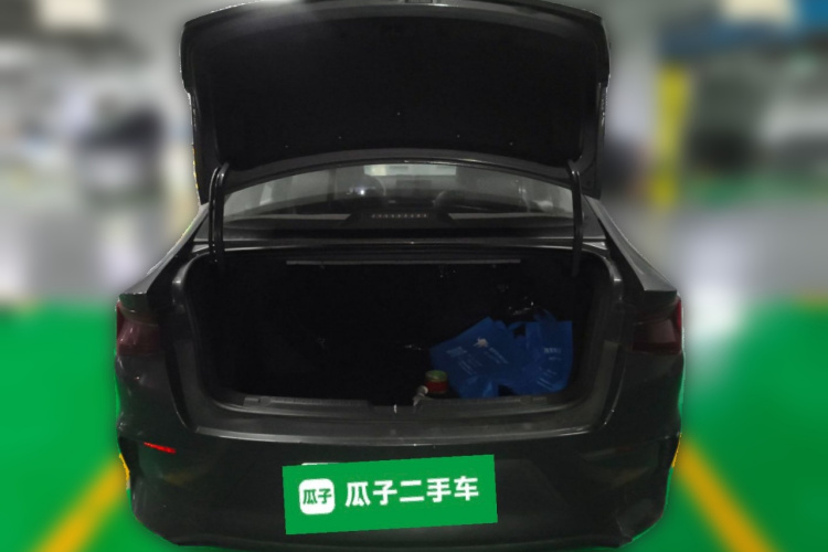 BYD e3 2020 immagine di auto #21