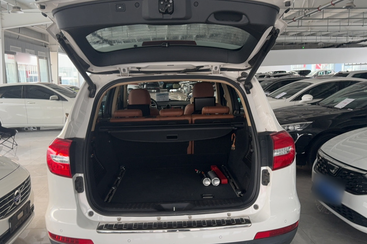 Haval H8 2015 car image #21