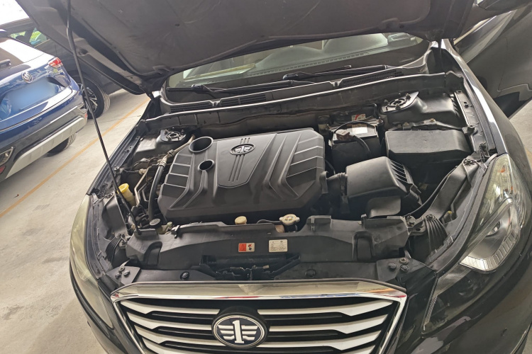 2016 car image #21