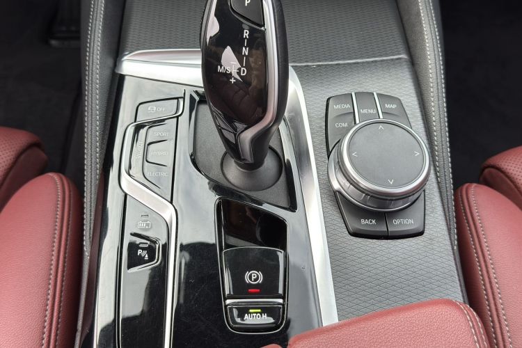 BMW M5 New Energy 2021 #21 BMW M5 New Energy 2021 car image #21