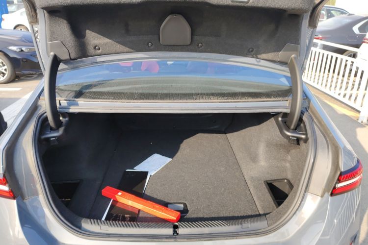 BMW i5 M60 2024 car image #21