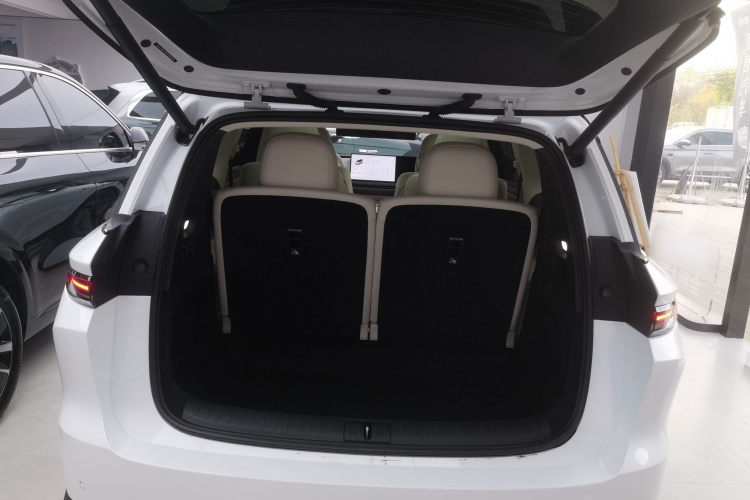 Li i8 2025 изображение автомобиля #21