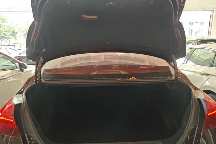 GEELY Emgrand 2018 car image #21