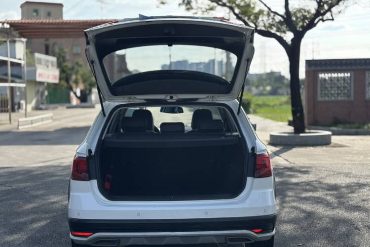 Volkswagen C-Trek 2017 immagine di auto #21