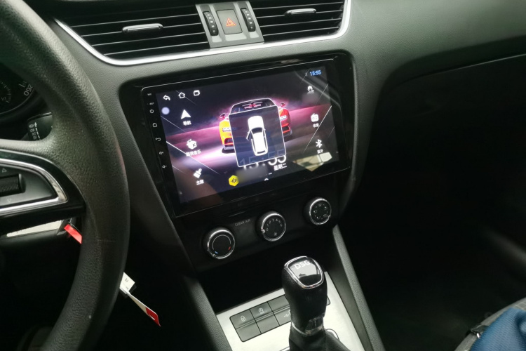 Skoda Octavia 2019 car image #21
