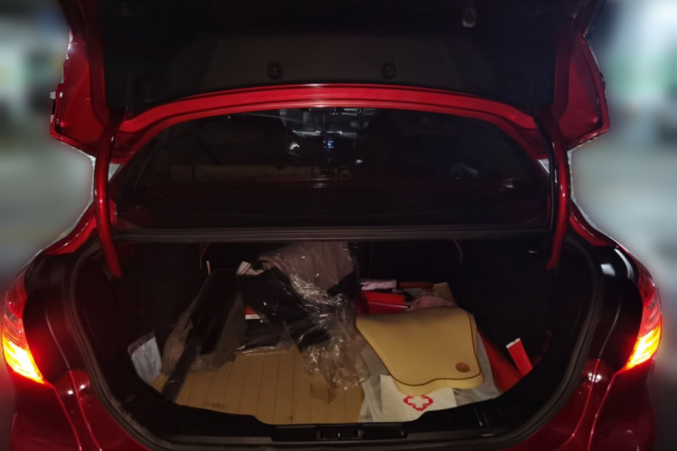 Ford Focus (Imported) 2015 #21 Ford Focus (Imported) 2015 car image #21