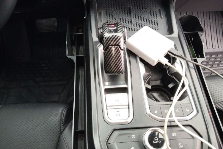 Tank 400 2023 car image #21