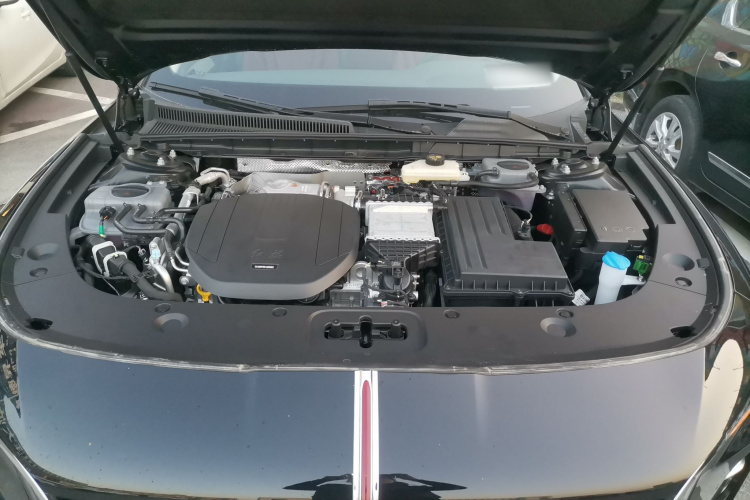 HongQi H5 PHEV 2025 #21 HongQi H5 PHEV 2025 car image #21