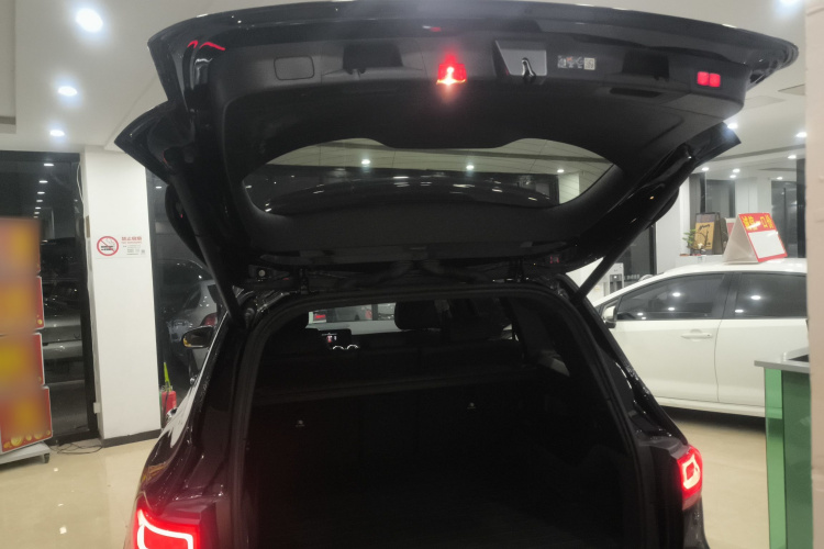 Mercedes-Benz EQB Class 2023 immagine di auto #21