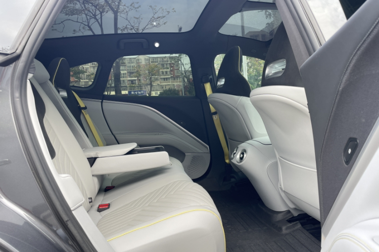 阿维塔 阿维塔11 2023 汽车图片 #21