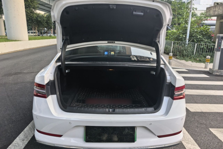 BYD Qin Pro New Energy 2018 immagine di auto #21