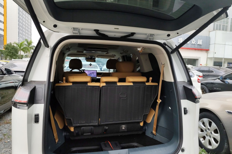 GAC Trumpchi E8 New Energy 2024 car image #21