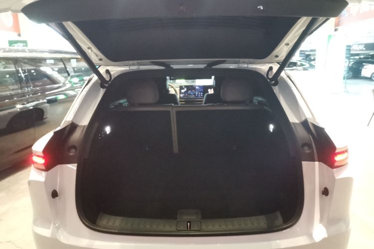 Li i6 2025 image de voiture #21