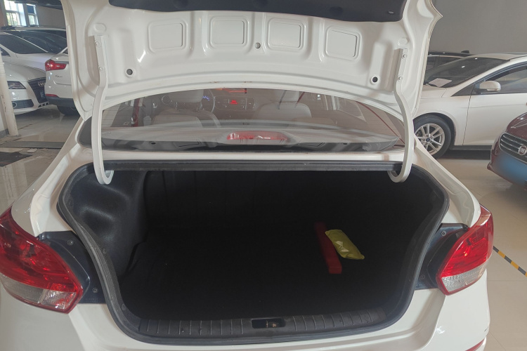 Kia Pegas 2020 imagen de coche #21