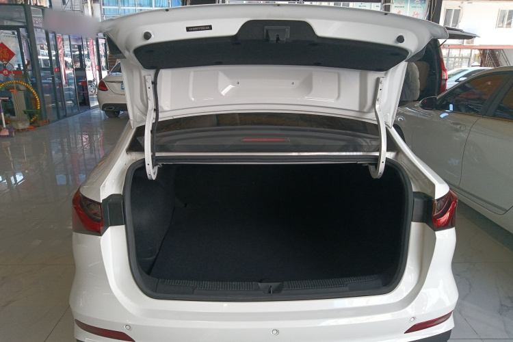 Roewe i5 2023 car image #21