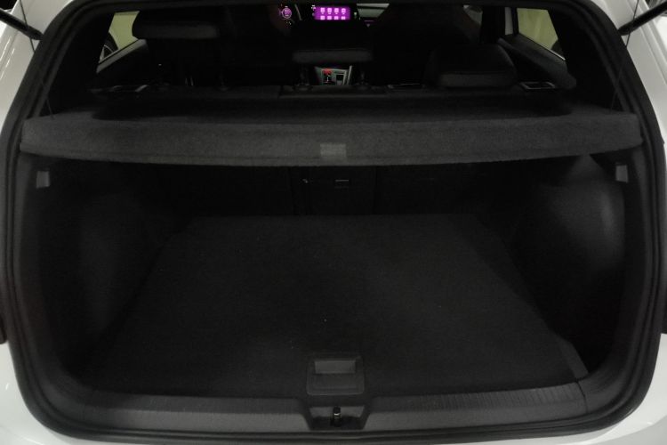 Volkswagen GolfGTI 2024 immagine di auto #21