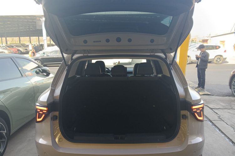 MG ES5 2025 #21 MG ES5 2025 car image #21