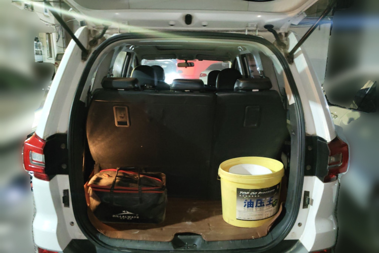 Forthing JOYEAR X6 2017 car image #21